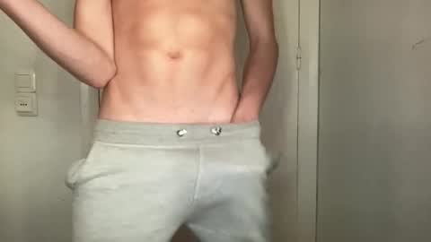 aalexfernandez online show from March 2, 6:59 pm