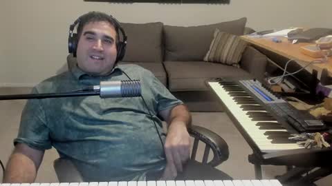 Snapshot of aaroleplayer chatting on October 5, 2:04 am Aaron online show from October 5, 2:04 am