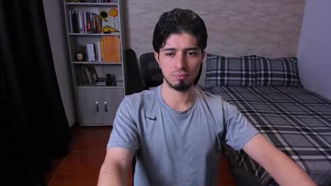 Aaron online show from January 5, 8:01 pm