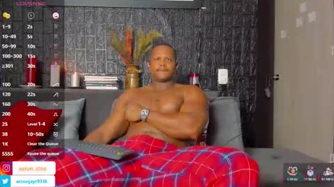 Aaron online show from February 3, 10:59 pm