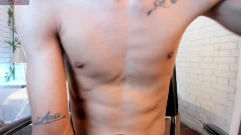 Aaron online show from December 20, 6:02 pm