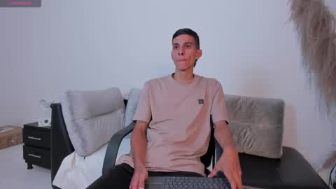 Aaron online show from January 9, 11:04 am