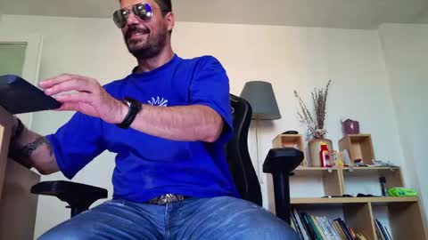 Aaron online show from May 26, 4:58 pm