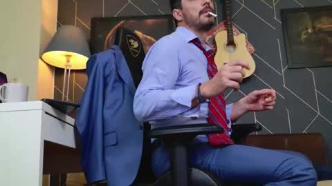 Aaron online show from December 22, 7:44 pm