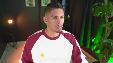 AARON  online show from April 9, 2:45 pm