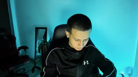 Independence model AbelAsburgo online show from January 31, 11:25 pm