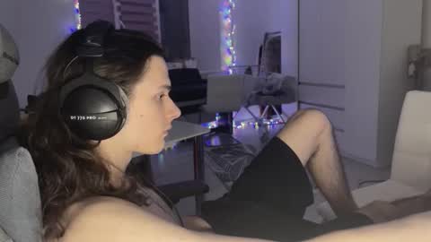 hi  cum in pvt noi extra tip online show from February 6, 6:27 pm