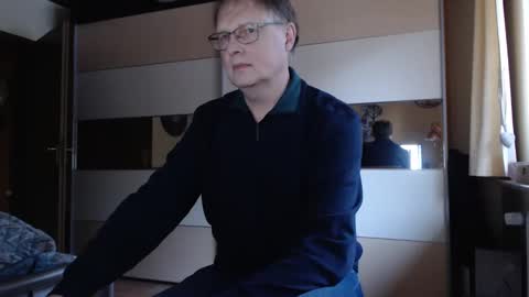 Snapshot of ach471 chatting on February 17, 6:53 am ach471 online show from February 17, 6:53 am