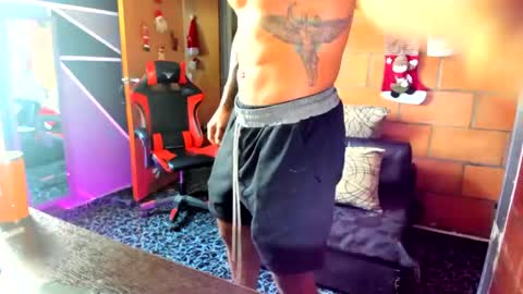 Adam Valencia online show from December 10, 6:06 pm