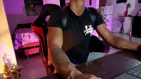 Adam Valencia online show from March 1, 4:01 am