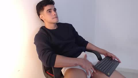 jhoan online show from October 11, 5:11 am