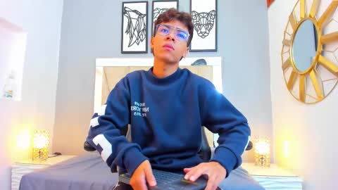 Adams Bobby online show from November 16, 11:34 am