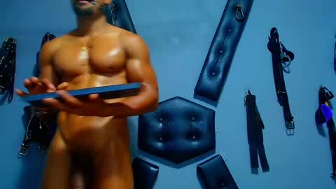 adonisdios online show from May 11, 4:04 pm