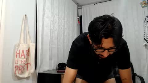 Adrian Falcon online show from May 29, 5:39 am