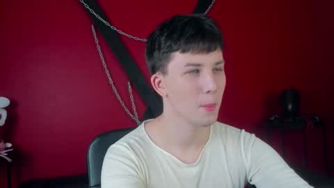 Snapshot of adrianoaubert chatting on September 13, 10:16 am adrianoaubert online show from September 13, 10:16 am