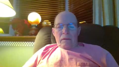 aguynrkfrd online show from December 22, 9:44 am