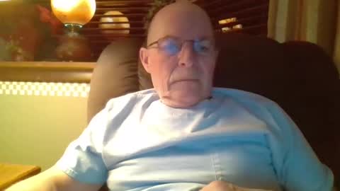 aguynrkfrd online show from December 3, 10:26 am