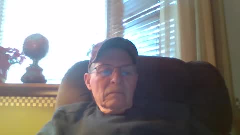 aguynrkfrd online show from December 24, 8:49 pm