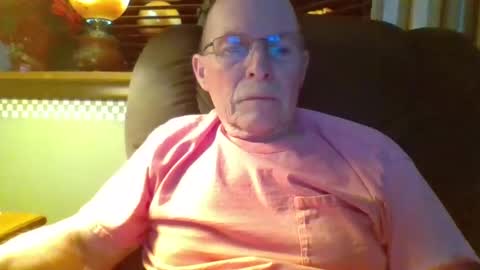 aguynrkfrd online show from December 31, 3:55 am