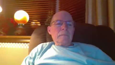 aguynrkfrd online show from December 17, 10:12 am