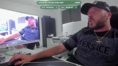 Snapshot of aidenmatthew chatting on October 8, 8:35 pm Aiden online show from October 8, 8:35 pm