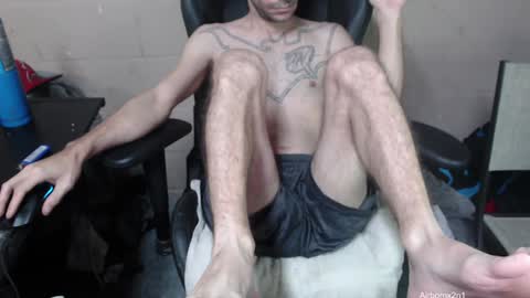 Snapshot of airbornx2n1 chatting on February 8, 7:26 am Leo Airborn Sir Daddy online show from February 8, 7:26 am