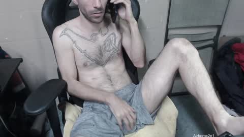Snapshot of airbornx2n1 chatting on December 12, 3:21 am Leo Airborn Sir Daddy online show from December 12, 3:21 am