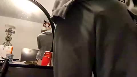 aj297914 online show from December 20, 7:59 am