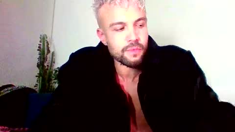 Sweet moment online show from October 30, 9:05 pm