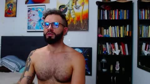 akiles online show from November 12, 10:36 pm