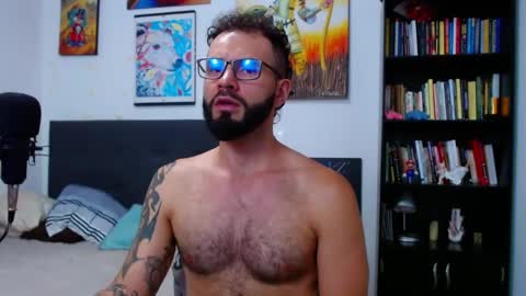 akiles online show from November 17, 11:08 pm