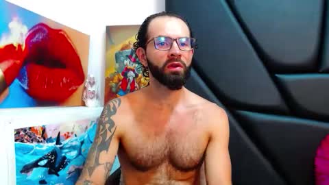 akiles online show from June 2, 11:39 pm
