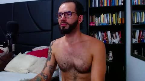 akiles online show from January 16, 11:18 pm