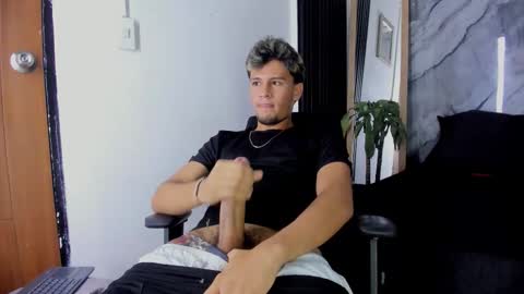 alan__smith online show from November 26, 8:45 pm