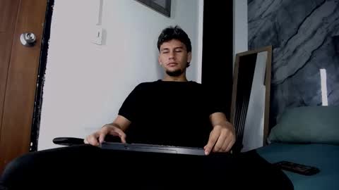 alan__smith online show from January 6, 7:40 pm