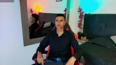 alan_colthon online show from April 29, 3:55 am