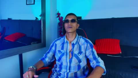 alan_colthon online show from May 16, 5:16 am