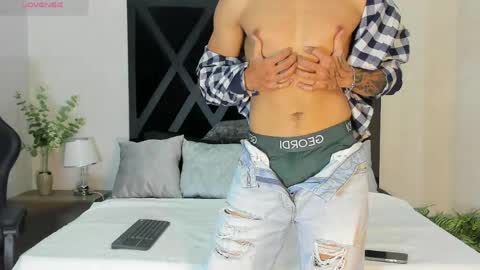 alan_salazar online show from May 20, 5:52 pm