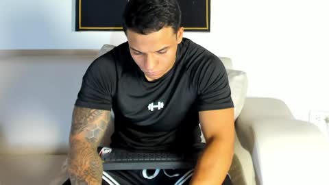 alan_vitori online show from May 15, 4:53 am