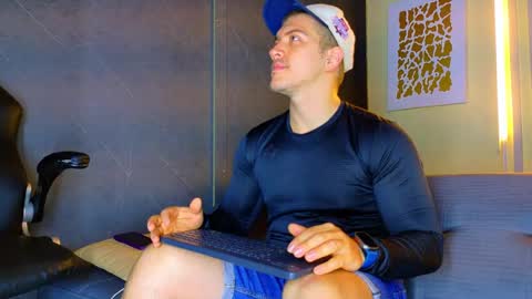 Alan Ferrer online show from July 3, 10:21 am