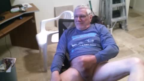 Alanlee10allen online show from April 22, 6:56 pm