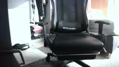 Snapshot of albanianking07 chatting on November 1, 12:09 pm albanianking07 online show from November 1, 12:09 pm