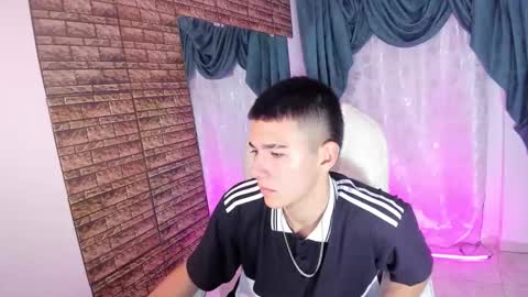 Aleck Boy online show from October 25, 7:37 pm