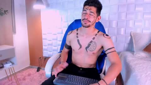 Alejo  online show from February 12, 9:01 pm