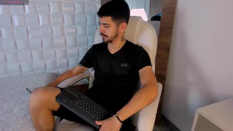 Alejo  online show from October 13, 9:21 pm