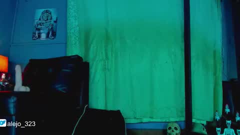 alejo_323__ online show from October 28, 3:20 am