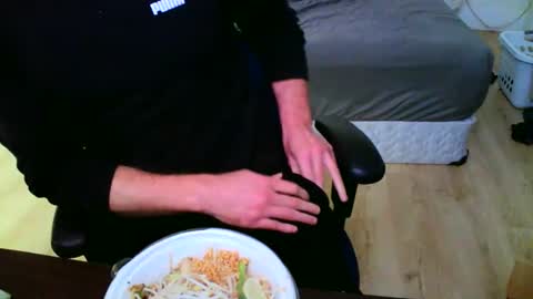 Snapshot of alex42696969 chatting on October 18, 2:05 am alex42696969 online show from October 18, 2:05 am