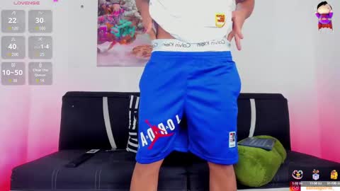 i am Alex online show from February 25, 2:44 pm