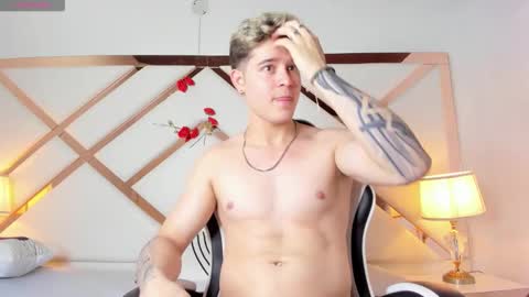 Alex  online show from February 14, 9:32 pm