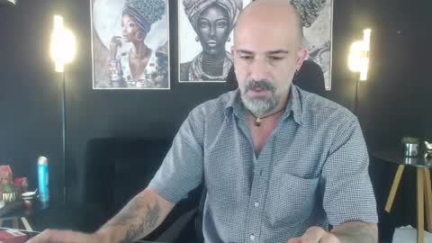 Alex Saints online show from April 5, 2:35 pm